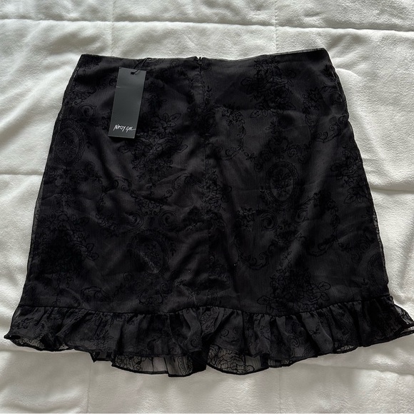 NWT Nasty Gal patterned ruffled mini skirt - Picture 3 of 4